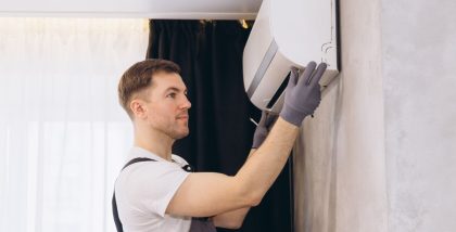 Person offering AC maintenance services in Dubai