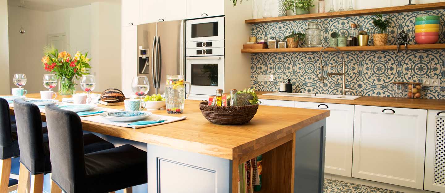 Here are some open shelves styling tips
