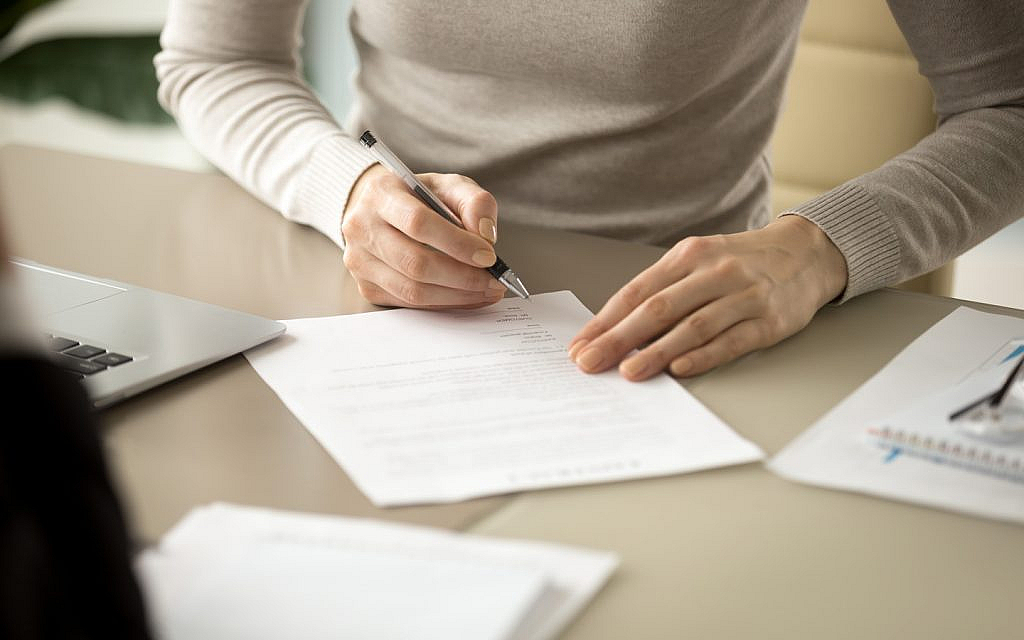 Understanding how Tawtheeq and Ejari is registered