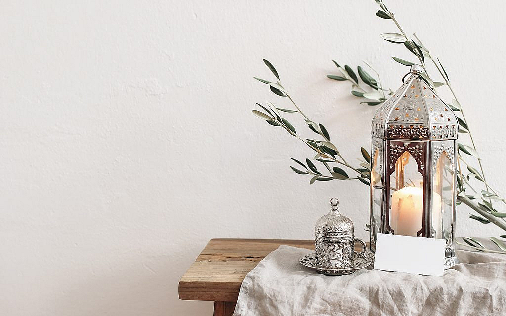 Another mothers day home decoration idea is using fairy lights