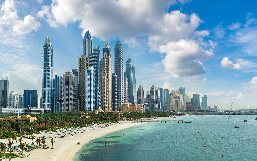 عقارات دبي بجانب البحر