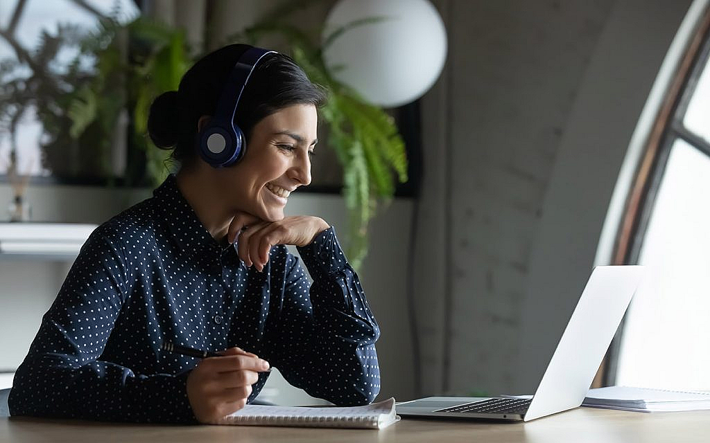 You can easily take online classes of Dubai Ideal Homes by DEWA
