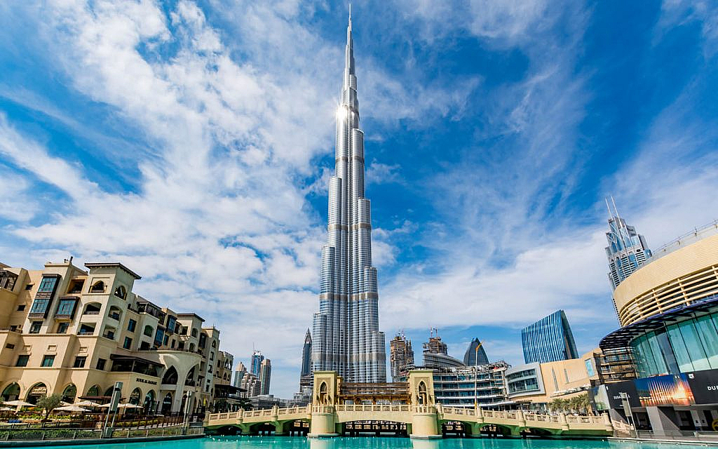 برج خليفة في وسط مدينة دبي