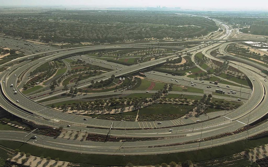 شوارع دبي من الأعلى