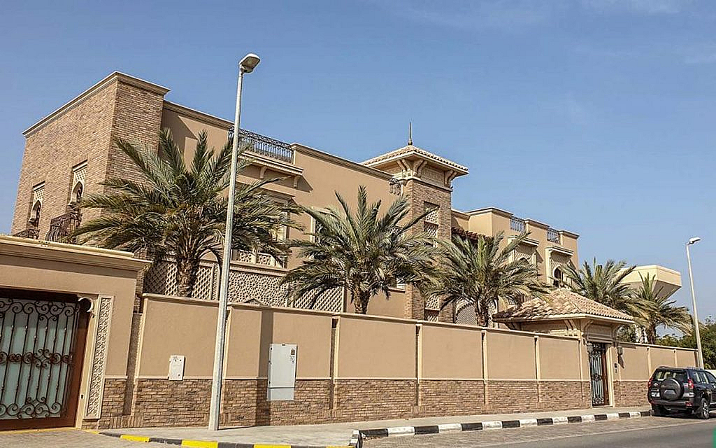منزل في الشارقة