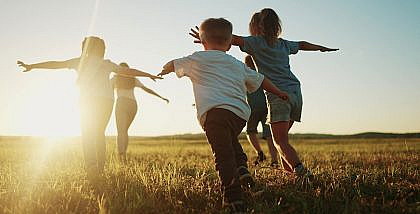 Lets explore some interesting ways to make your outdoor space kids friendly