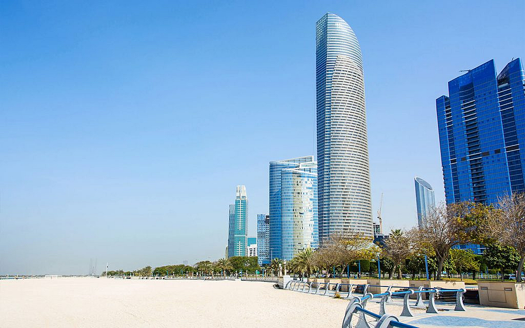Abu Dhabi Corniche beach