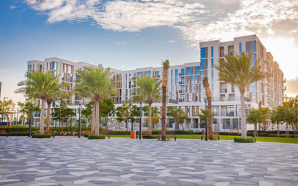 ساحة ومباني في مجمع دبي للاستثمار 