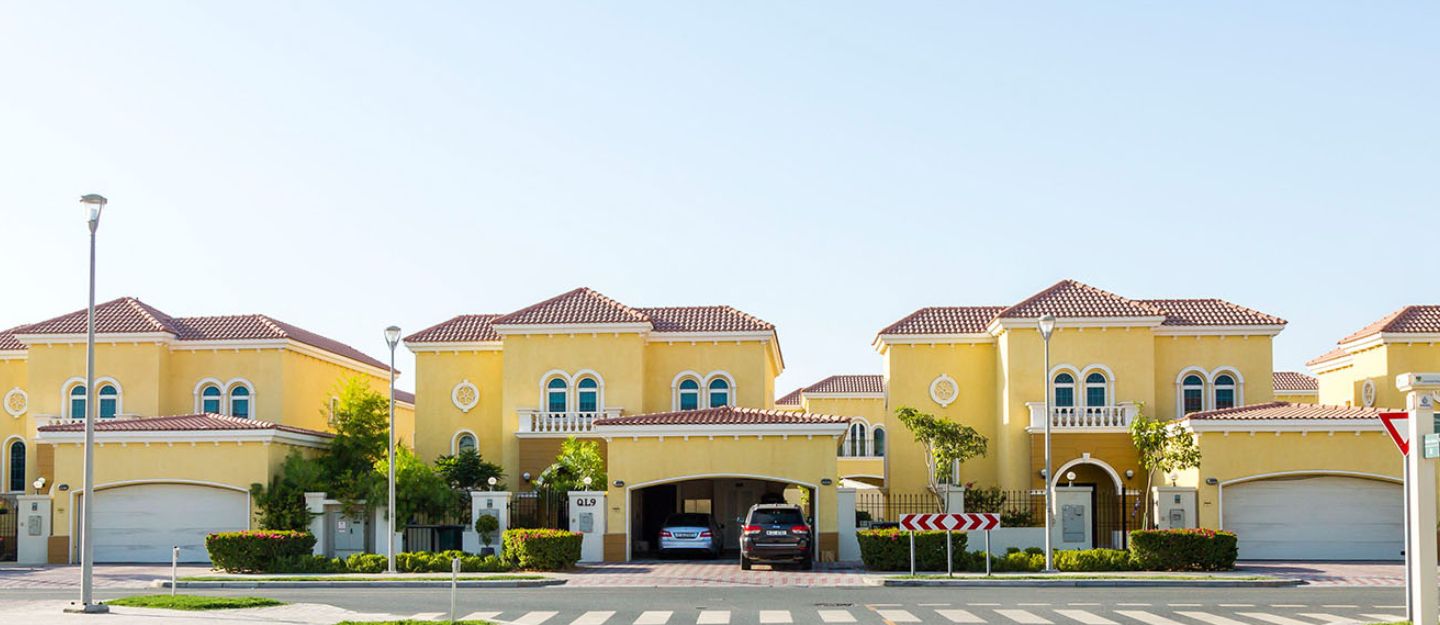 popular areas to buy villas in Jumeirah Park in Dubai