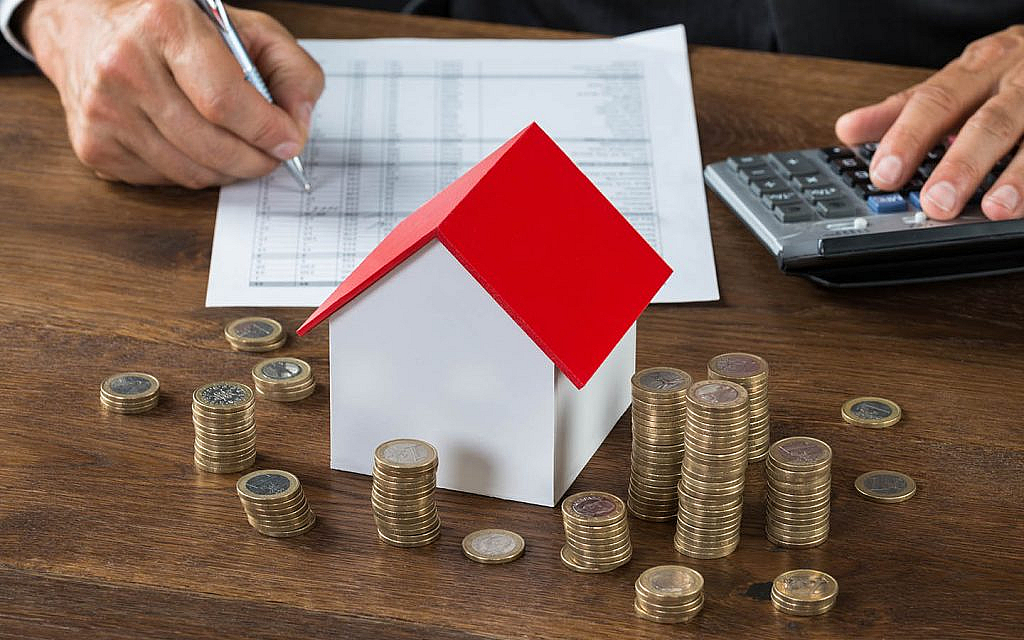 calculating costs of renting or buying in Dubai
