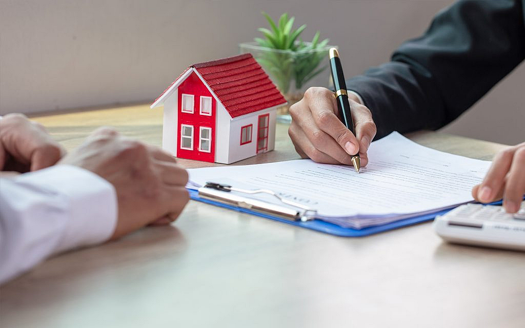 التوقيع على عقد الايجار