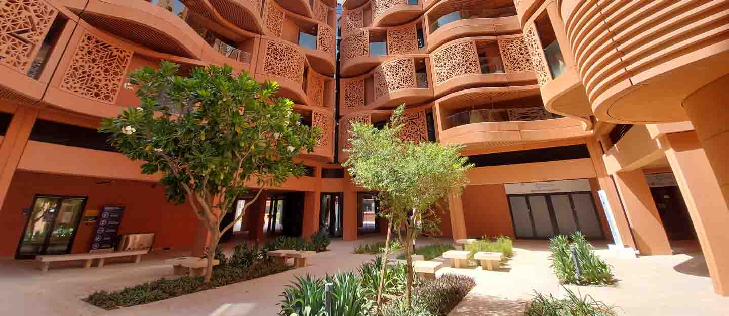 مجمع في مدينة مصدر