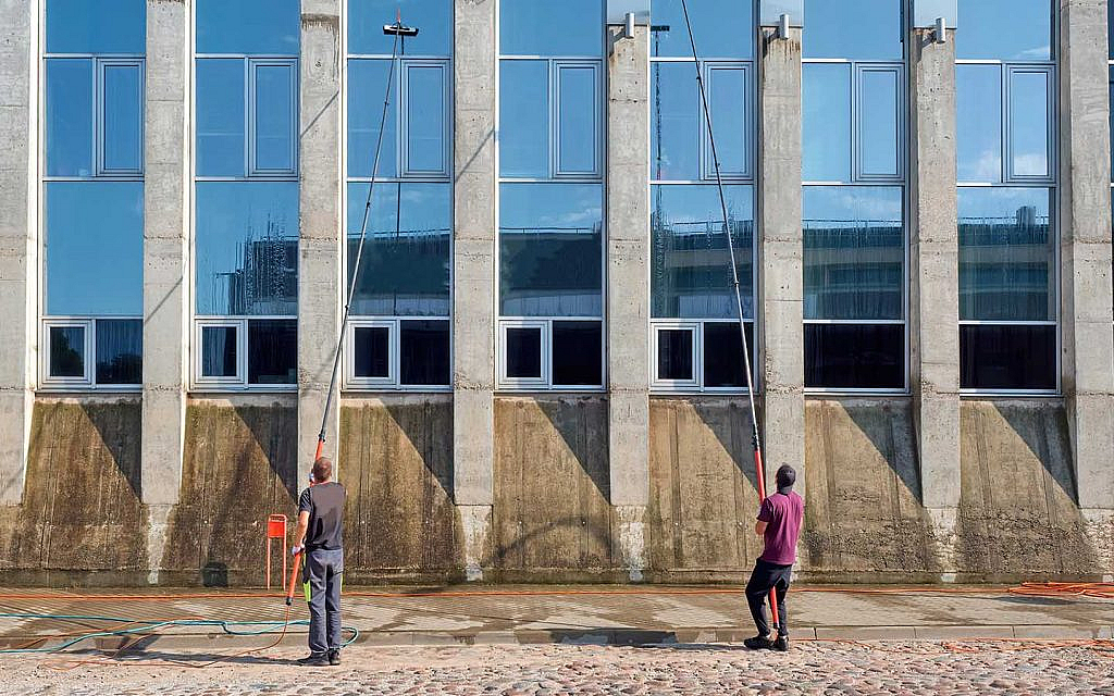 Cleaning professionals can expertly cater to both apartment and villa window cleaning in Dubai