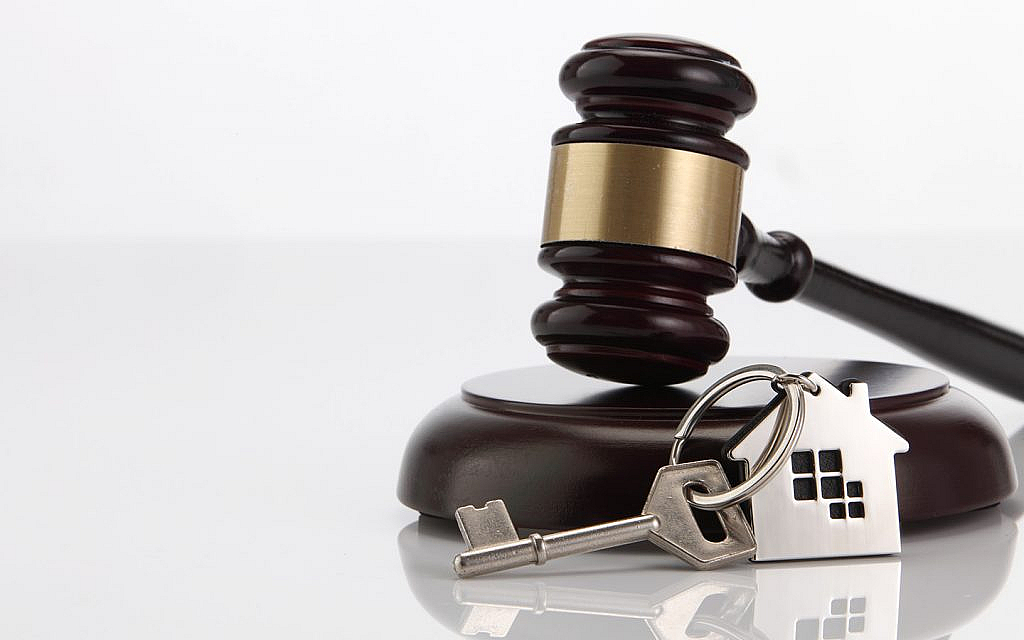 submit the auction decision to Request to Register a Lease for a Municipal Asset