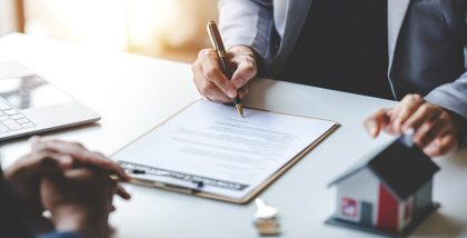 تجديد عقد إيجار في عجمان