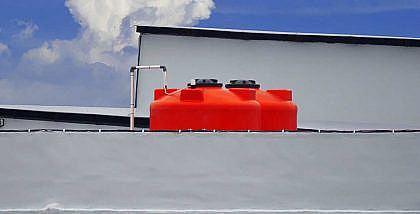 خزان مياه فوق سطح مبنى