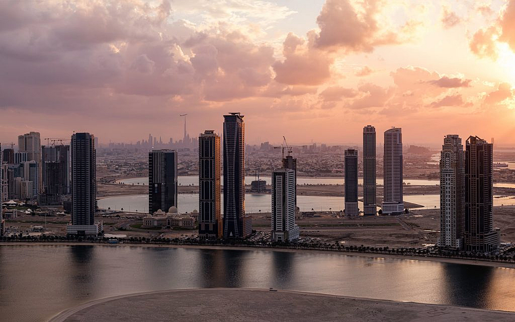 economic development department sharjah services includes an inquiries section 