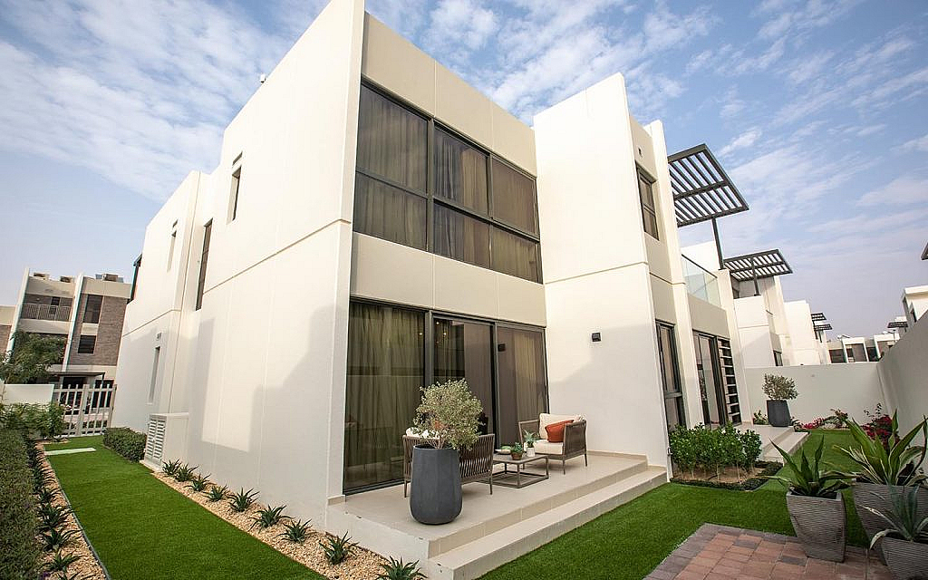 villas and property prices in dubai hills estate