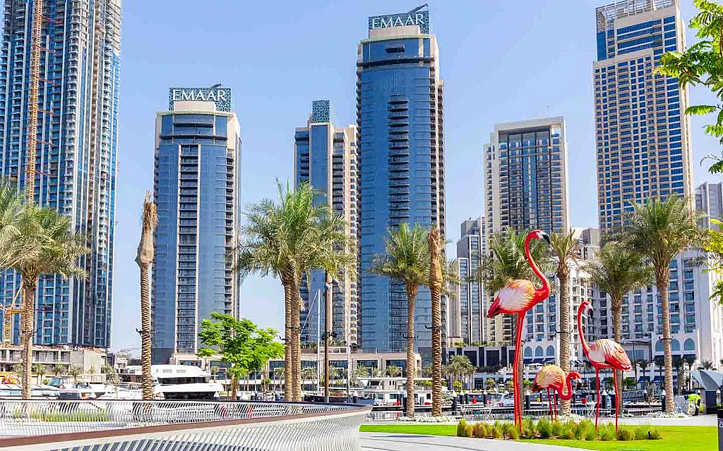 أبراج ومباني سكنية