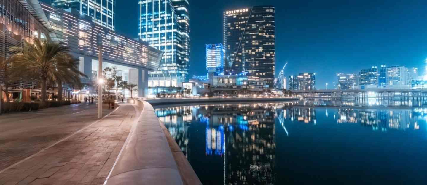 buildings to buy apartments in al maryah island
