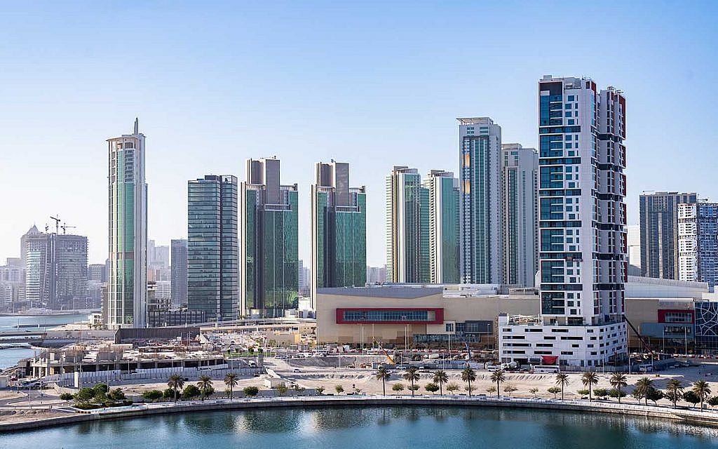 شقق على الواجهة البحرية في أبوظبي