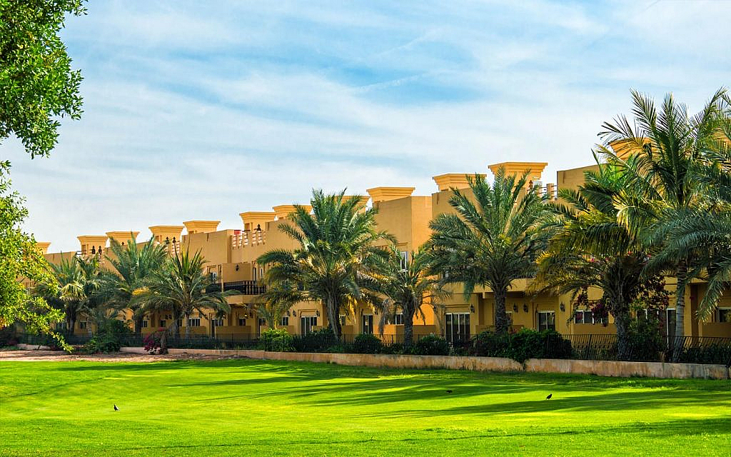 Violet amenities include parks, fitness centres and family-friendly attractions