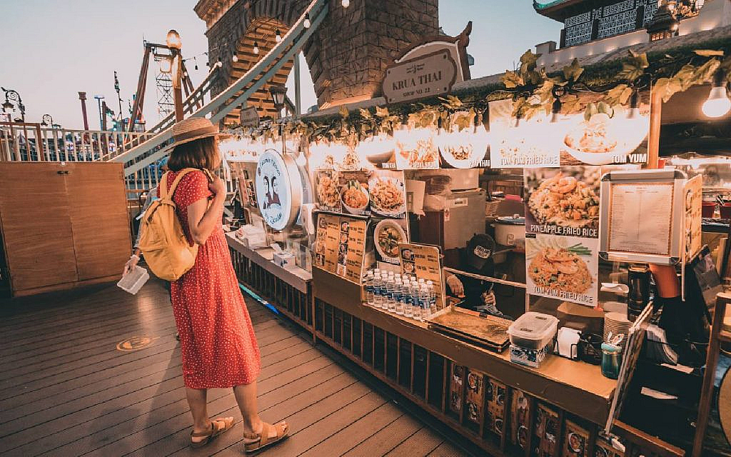 residents can find many restaurants near Dubai Internet City to satisfy their taste buds