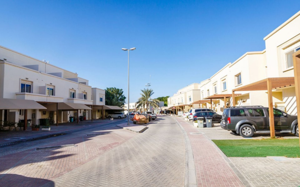 There are several benefits of living in Al Reef