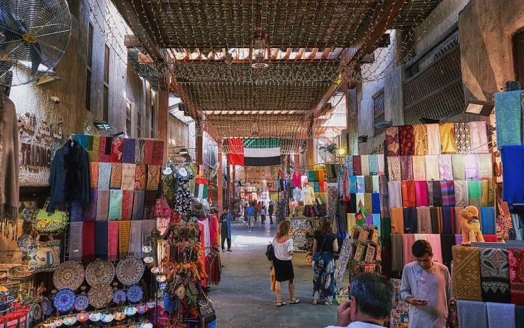 get a taste of living in Deira and witness the cultural heritage of Dubai