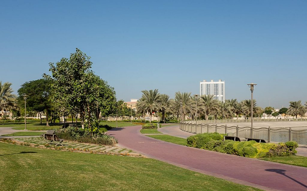 If you are moving to Al Barsha don't forget to take a stroll at Pond Park