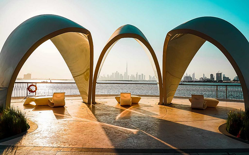 مميزات مرسى خور دبي وواجهته المائية