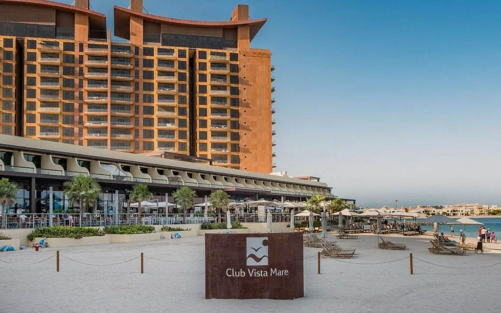 Tiara Residences is among the top buildings to rent apartments in Palm Jumeirah.