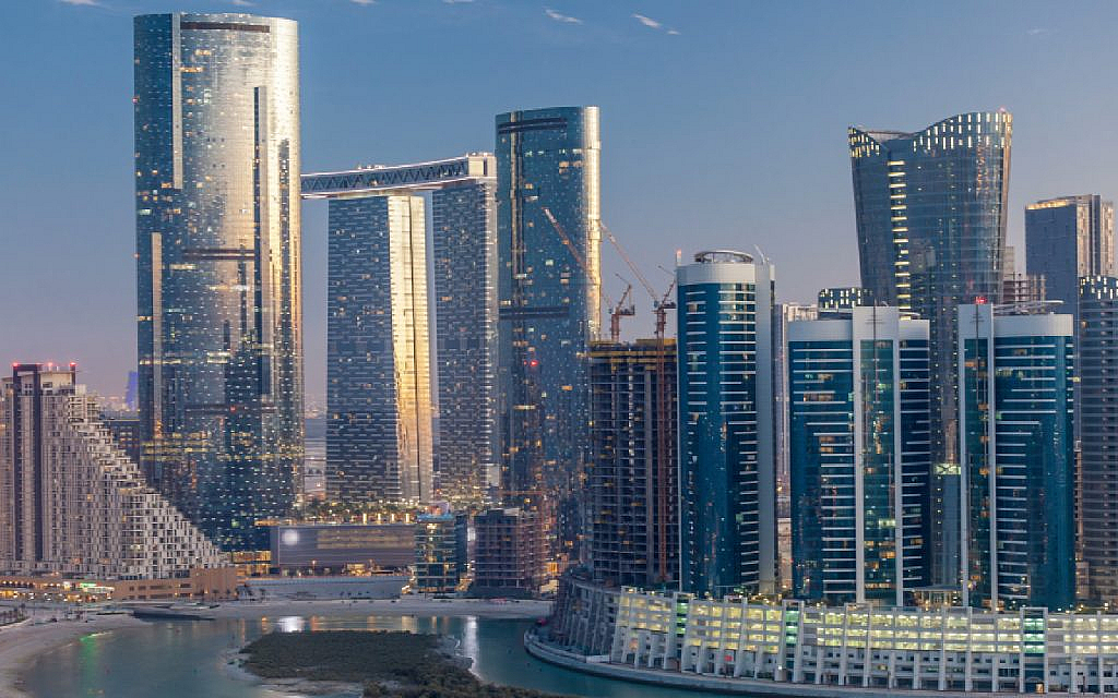 living in Al Reem Island is an alluring choice and for all the right reasons