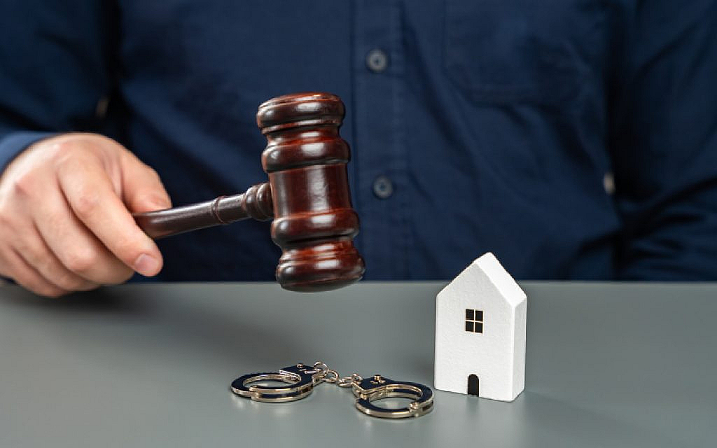 the penalties for non-payment include contract cancellation and loss of deposit