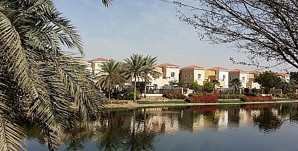 السكن في مجمعات الفلل في دبي