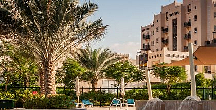 إيجابيات وتحديات السكن في دبي لاند