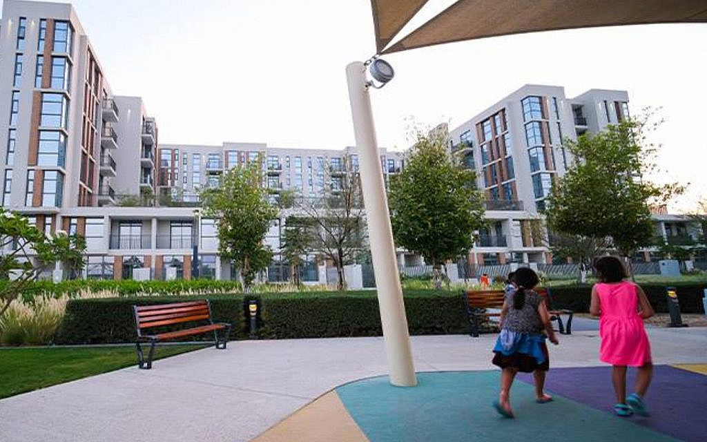 Dubailand boasts a prime location offering easy access to the popular neighbourhoods of Dubai. 