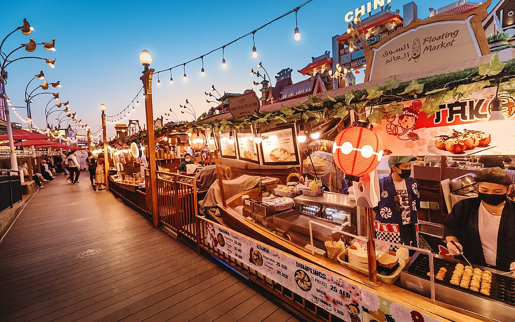 different types of cuisines at the many restaurants near the community