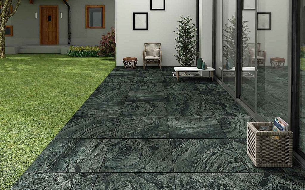 مساحة خارجية مُبلطة بتصميم أنيق
