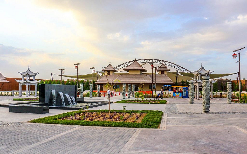 You can easily access several parks and malls while living in Al Warqaa