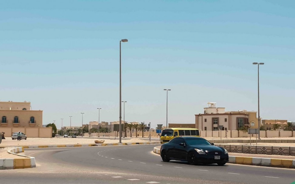 سيارات في الشارع