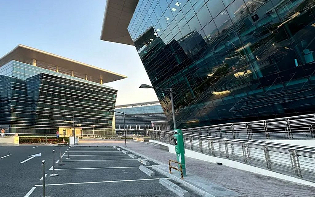 أماكن اصفطاف أما مبنى