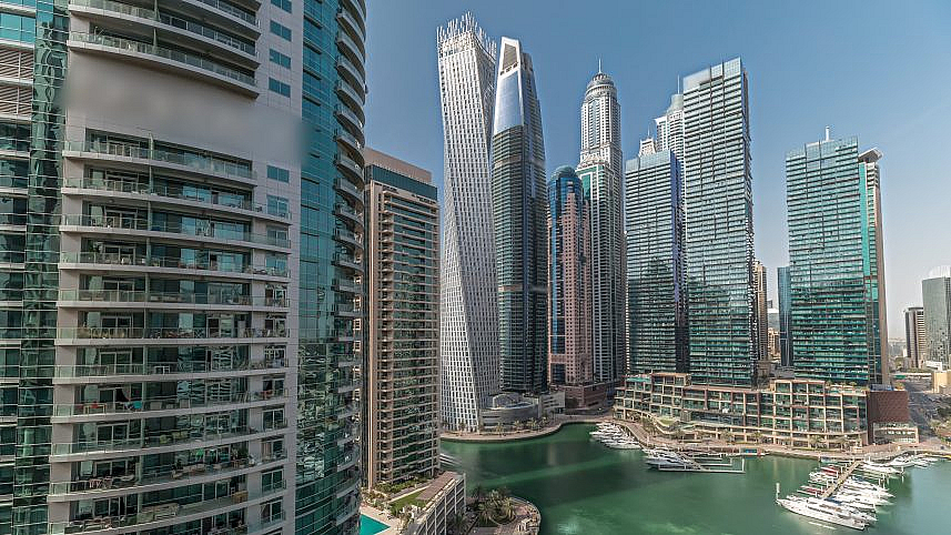 أبراج سكنية وتجارية في دبي مارينا