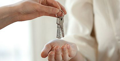 عقود ومستندات استئجار عقار في أبوظبي