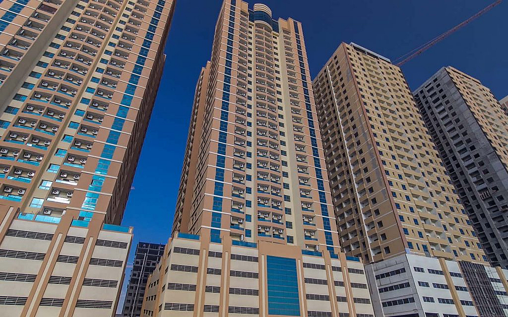 أبراج مدينة الإمارات في عجمان