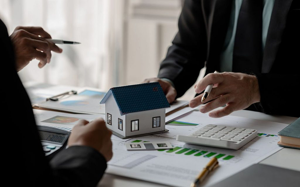 طلب المساعدة من المستشار العقاري لحصيل الأهداف الاستثمارية