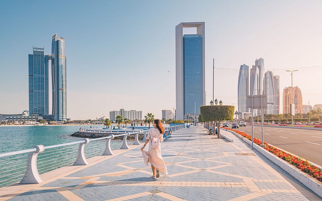 Communities in Abu Dhabi by Interests and Location including corniche area