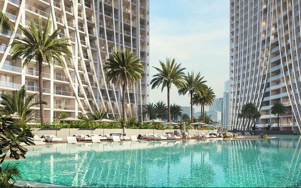 Swimming pool in Binghatti Skyrise