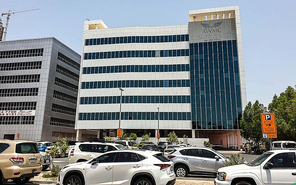 Al Barsha has a variety of reputed schools in proximity. 