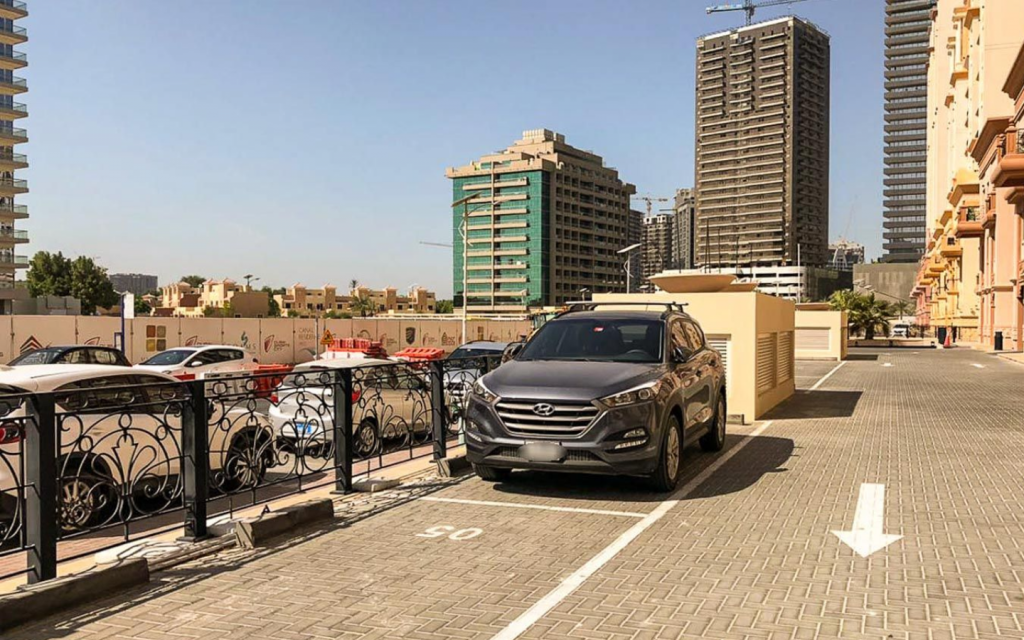 شارع في مدينة دبي الرياضية